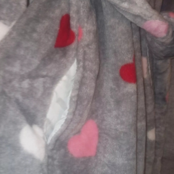 Kate Spade NY Womens XS/S Plush Hearts Gray Soft Short Robe - Picture 2 of 5
